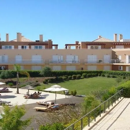 Casa de Férias T2 Gardens Piscina E *