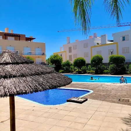 Casa de Férias T2 Gardens Piscina E